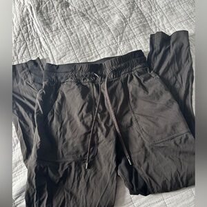 Lulu cropped studio pants